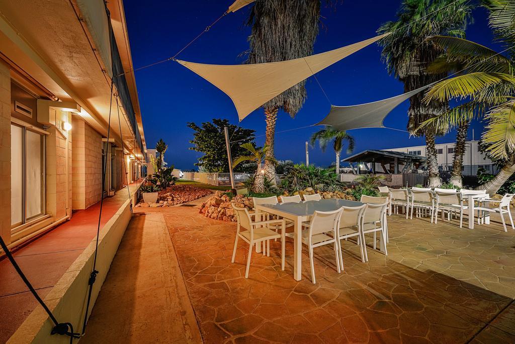 Sea Breeze Resort Exmouth Exterior foto