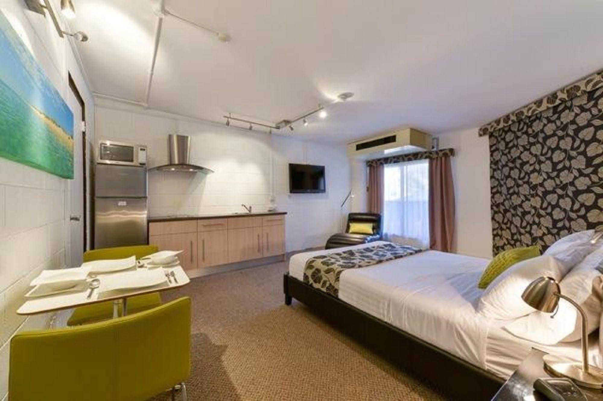 Sea Breeze Resort Exmouth Exterior foto