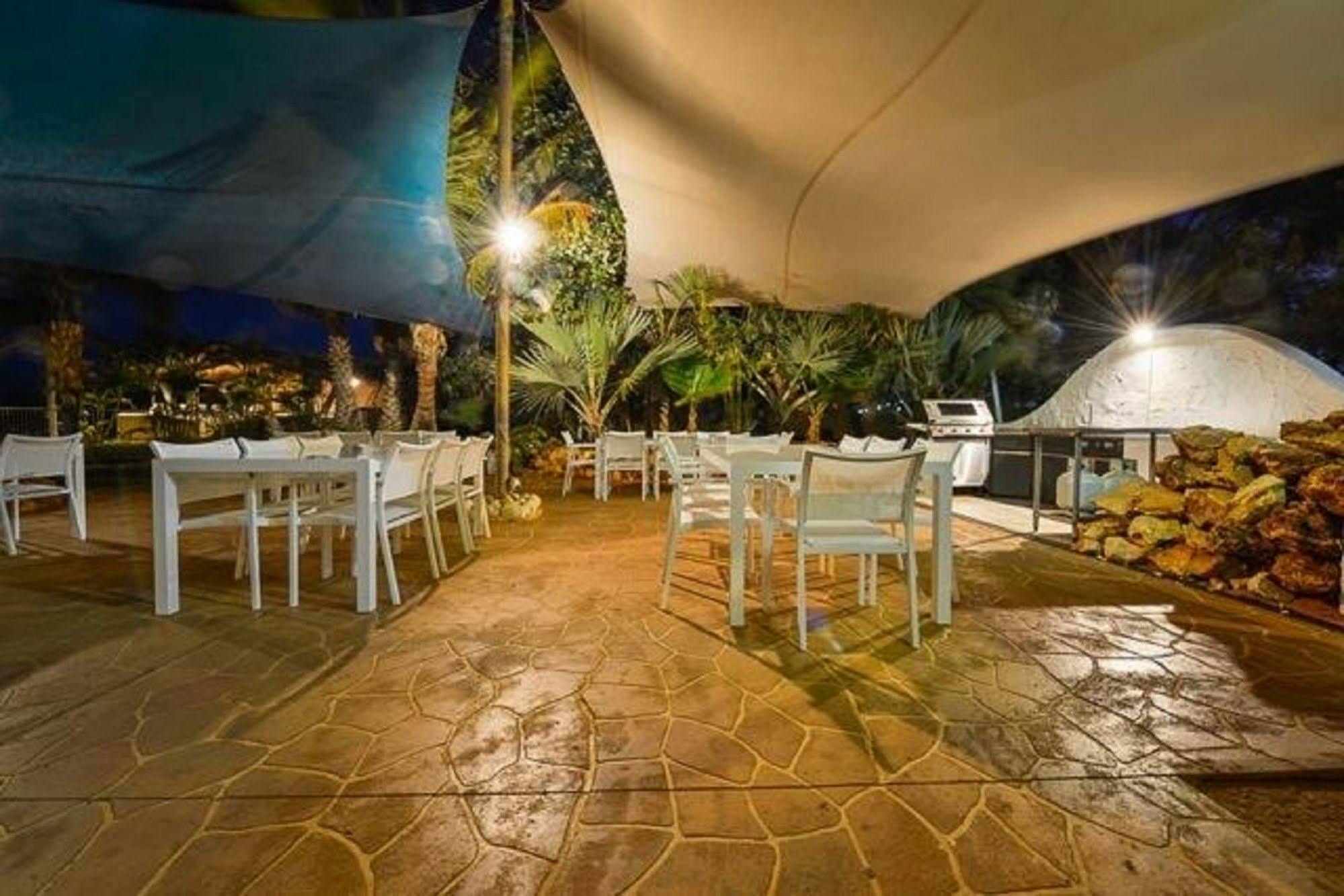 Sea Breeze Resort Exmouth Exterior foto